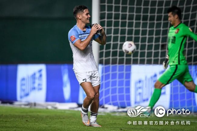 他掀开裙子舌头伸进去动漫软件