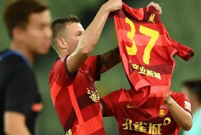 口述被两个男人3p爽